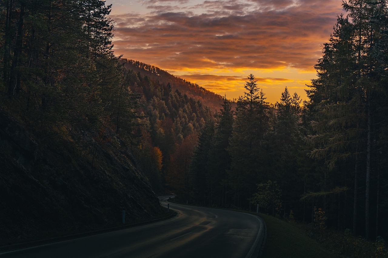 Writing in the Dark: How to Draft Without Knowing the Ending